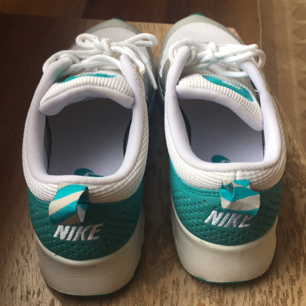 Sneakers - Picture 4 of 4